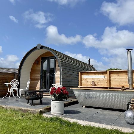 Abbey Farm Luxury Glamping Hotel Rhuddlan ภายนอก รูปภาพ