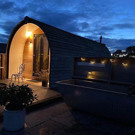 Abbey Farm Luxury Glamping Hotel Rhuddlan ภายนอก รูปภาพ