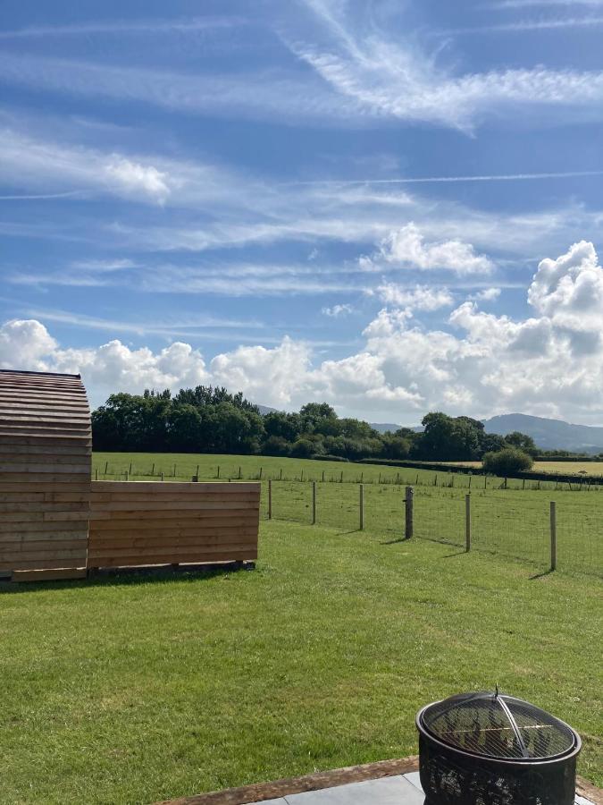 Abbey Farm Luxury Glamping Hotel Rhuddlan ภายนอก รูปภาพ