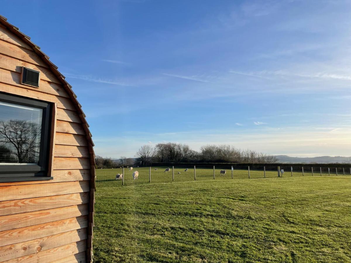 Abbey Farm Luxury Glamping Hotel Rhuddlan ภายนอก รูปภาพ