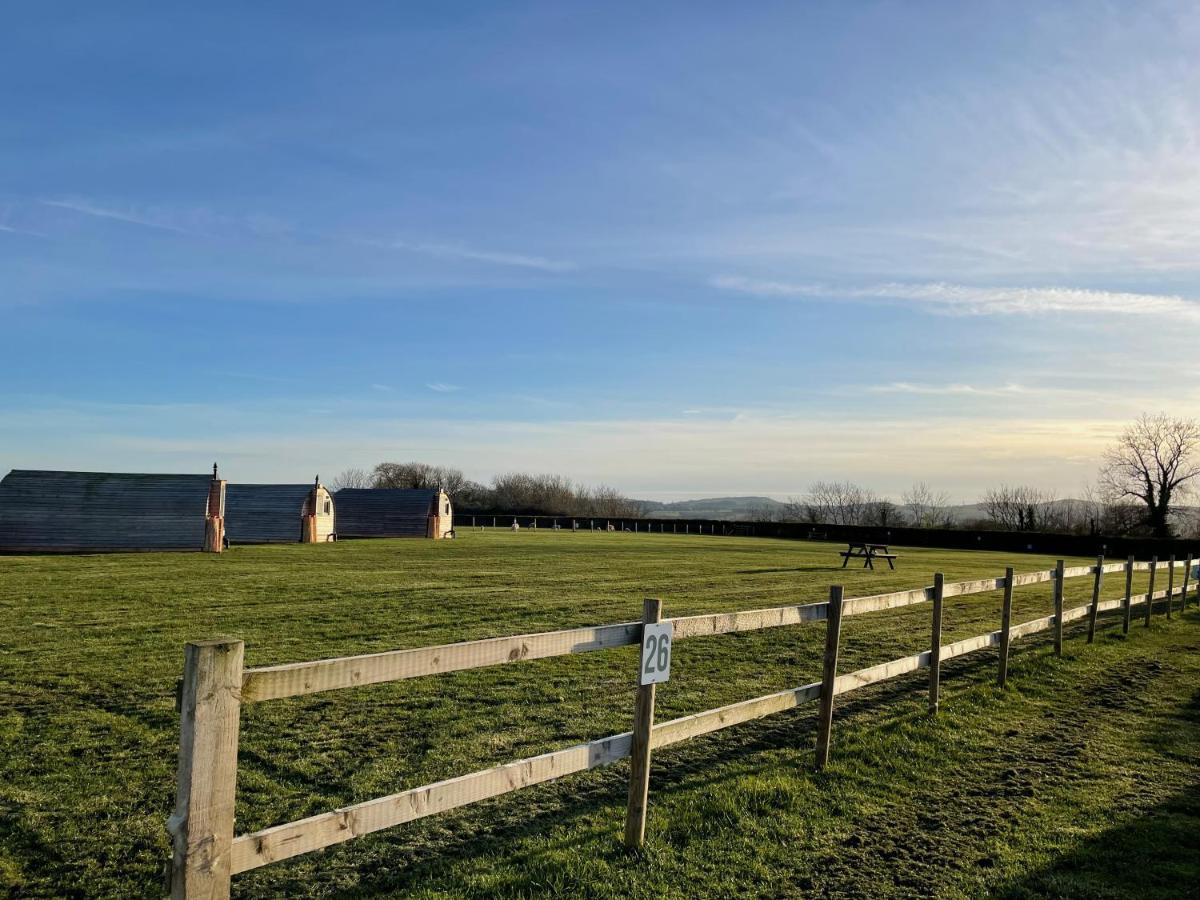 Abbey Farm Luxury Glamping Hotel Rhuddlan ภายนอก รูปภาพ