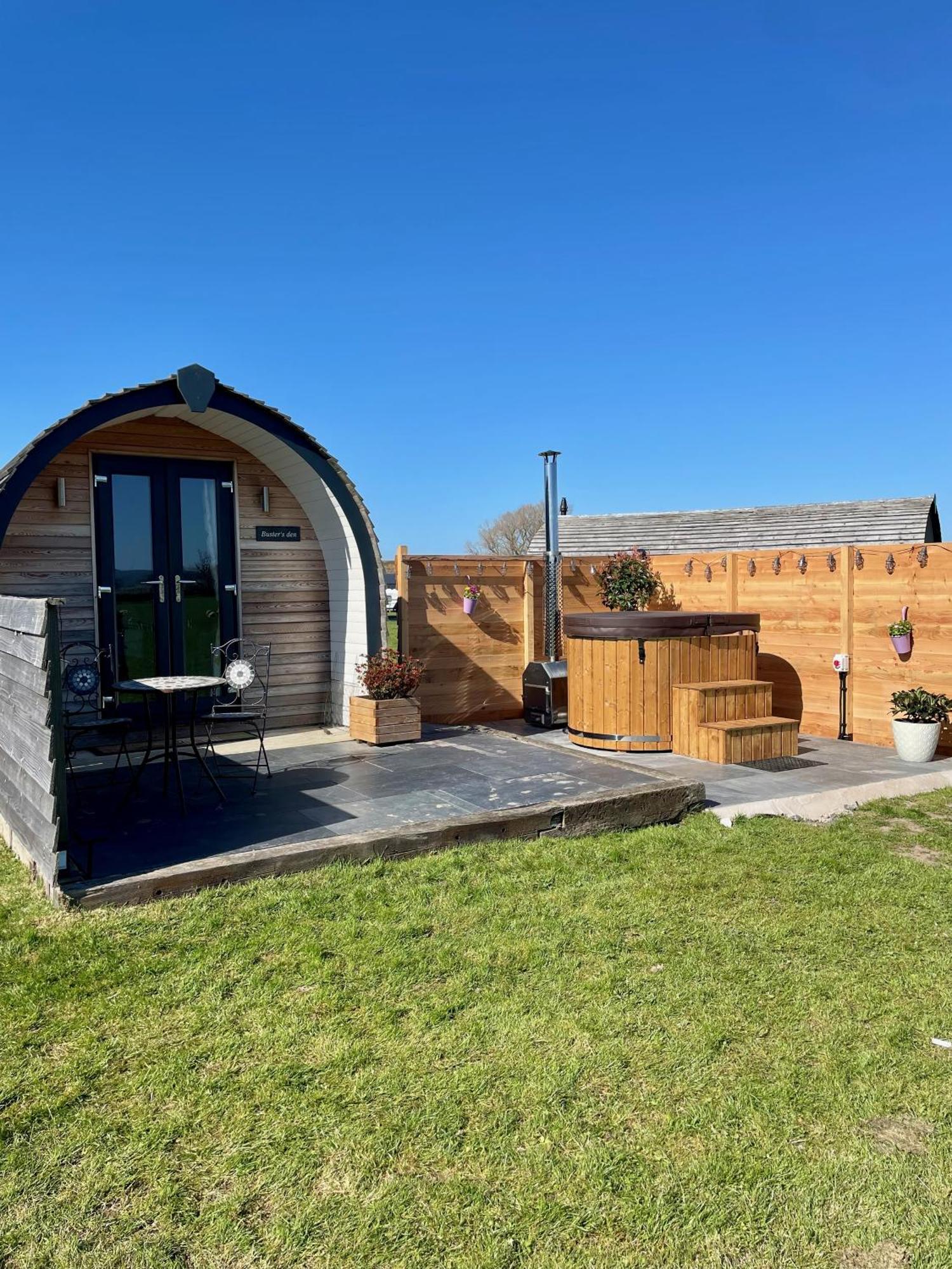 Abbey Farm Luxury Glamping Hotel Rhuddlan ภายนอก รูปภาพ